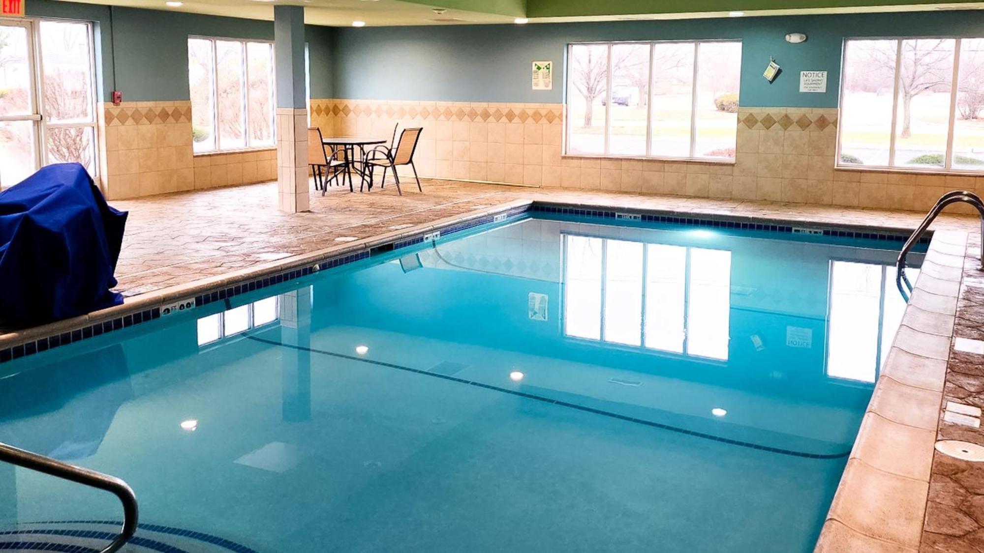 Holiday Inn Express Hotel & Suites Chicago South Lansing By Ihg Esterno foto